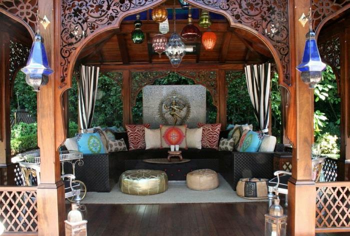 sutvarkyti savo-marokietišką svetainę-Tulūzą-marokietišką fotelį-svetainę-originalią idėją-medžio-prieglaudose-rytietiškame sode