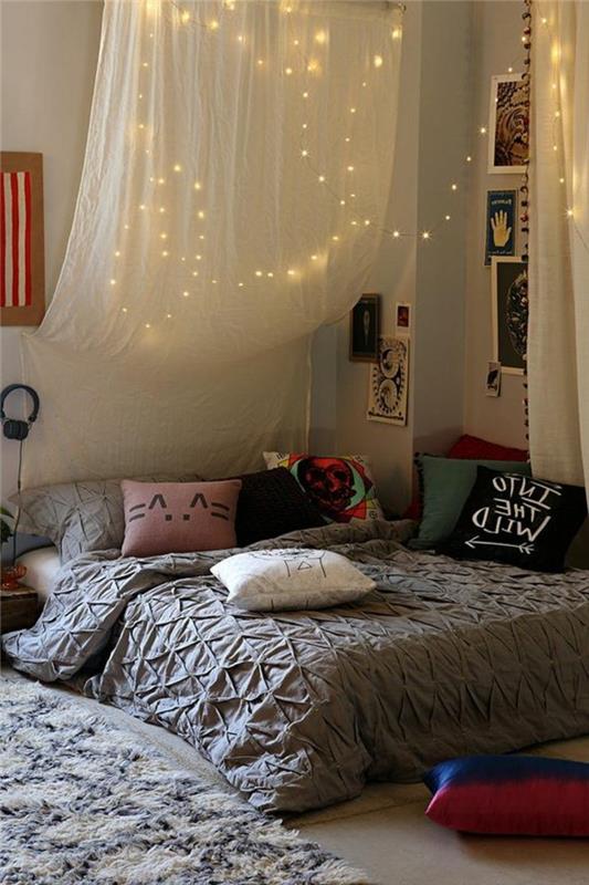 0-suaugusiųjų-romantiškas-miegamasis-deco-romantiškas-apšvietimo idėja-didelė dvigulė lova