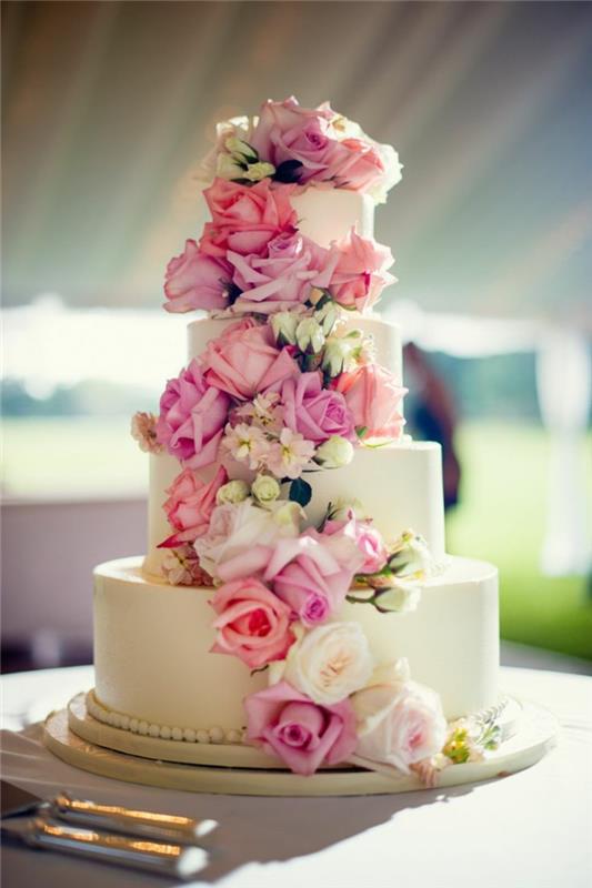 0-en iyi-nasıl-seçilir-düğün-pastası-çiçeklerle-dekorasyon