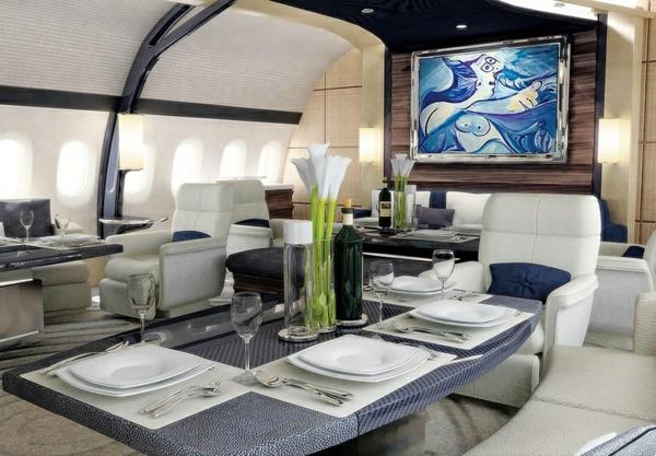 0-zasebna-jet-bivalni prostor-dnevna soba-luksuzna-letala-cvetlična miza