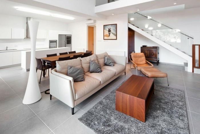 0-gana-modernus-gyvenamasis kambarys-pilkas-kilimas-pilkas-plytelės-kavos staliukas-ikea-kavos-stalo dizainas-gyvenamajam kambariui