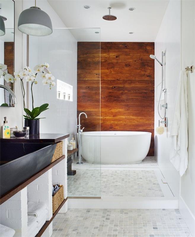 0-en güzel-banyo-büyük-beyaz-küvet-ve-çiçekler