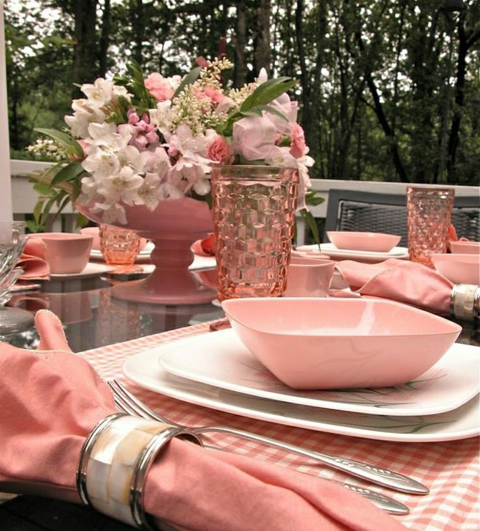 0-mada-sulankstomos-audinio-servetėlės-rožinės-elegantiškos-stalo-komplektas-su-rožine audeklo servetėle