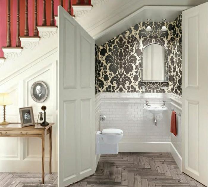 0-vonios-baldai-po laiptais-maketas-po laiptais-balto medžio