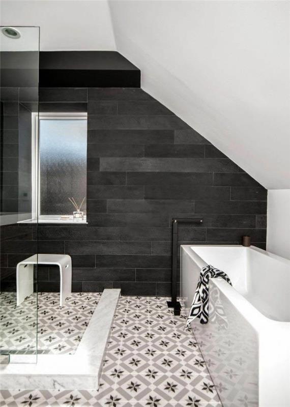 0-kopalnica-pod-pobočjem-faience-kopalnica-črno-bela-keramična-tla-bela-črna