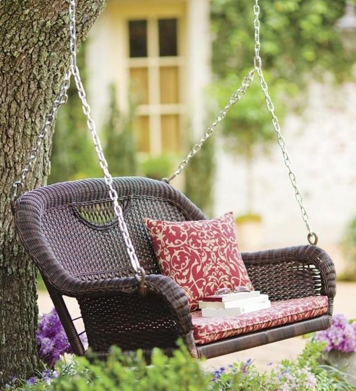 0-vrtno-pohištvo-poceni-vrtno-pohištvo-castorama-gugalni stol-v rjavem lesu