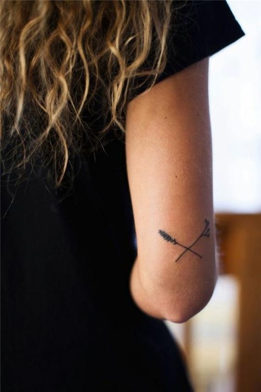 0-tatuiruotė-minimalistinė-moteris-tatuiruotė-moteris-originali-diskretiška tatuiruotė-moteris