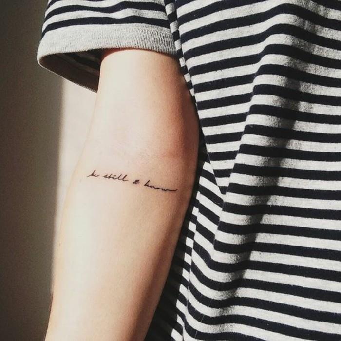 0-diskretiškos tatuiruotės-moteris-gražiausios-tatuiruotės-moteris-idėjos-ar-tatuiruotė