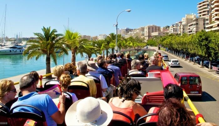 0-tur-de-palma-de-majorca-bur-que-vue-ve-ne-ziyaret-in-the-Majorca-ada-in-the-ile-