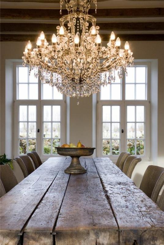 00-romantiškas-apšvietimas-svetainė-stalas-žaliavinio medžio vaisiai-ant stalo-didelis langas su vaizdu