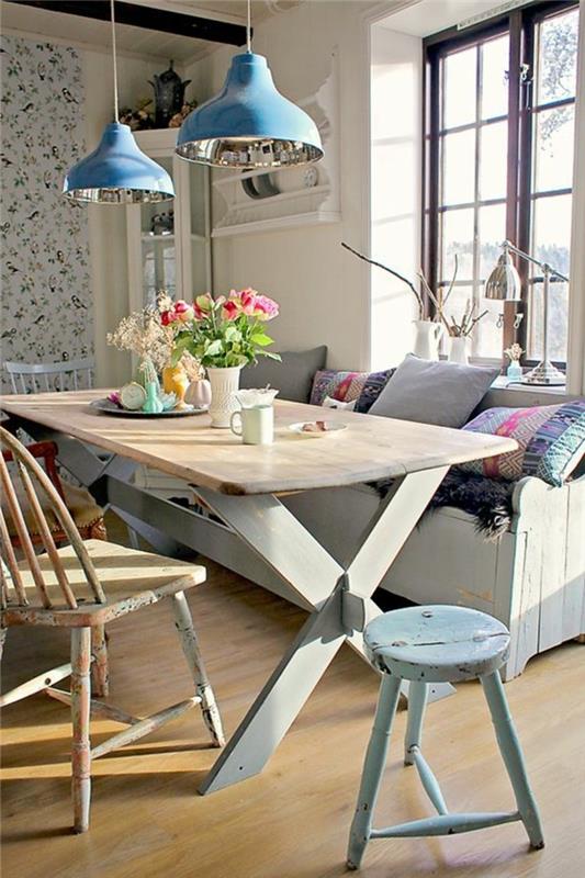 00-yemek odası-deco-recup-diy-mavi-avizeler-ahşap-sandalyeler-tasarım-eski-çiçekler-deco
