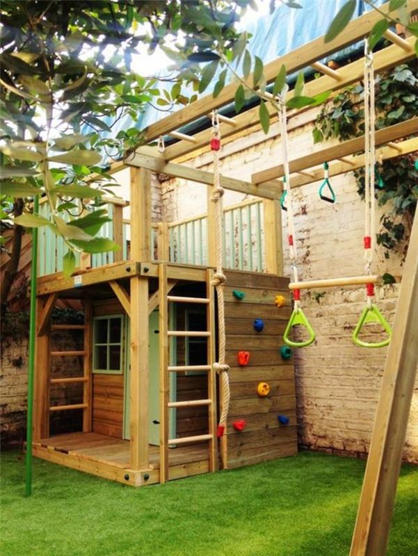 küçükler için oyunlar ve eğlenceler ile çocuklar için küçük bir bahçe geliştirin