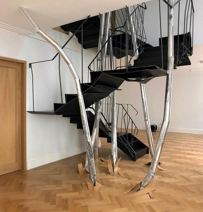 moderno-prefinjeno-stopnišče-original-design-stopnišče-v-črni barvi