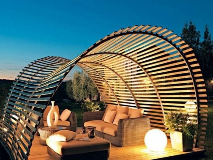 modern-ahşap-pergola-tasarım-çok-orijinal-ve-sofistike-mobilyalı-rattan-mobilyalı-pergola