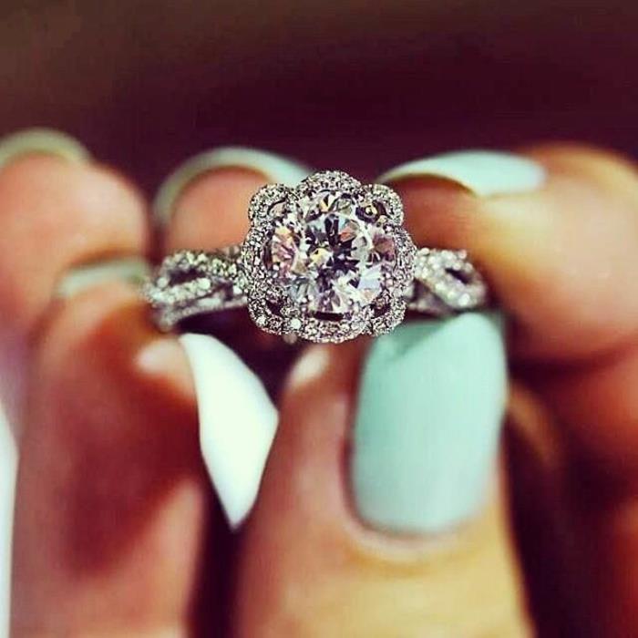 1-cartier-zaročni prstan-za-njen-najboljši-zaročni-prstan-zanjo
