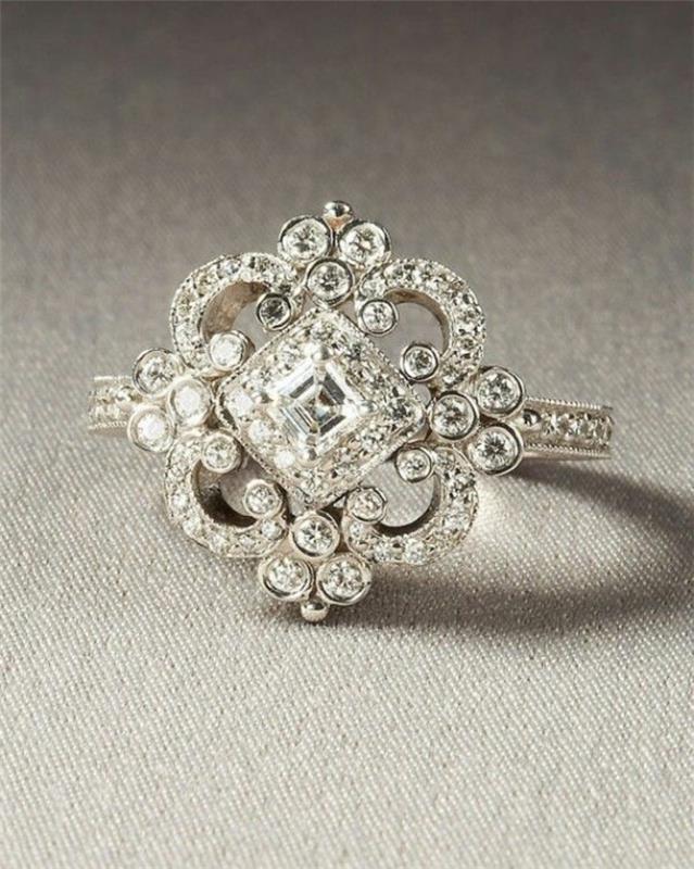 1-many-diamonds-for-the-best-cartier-zaročni prstan-za-njeno-cartier-zaročni prstan