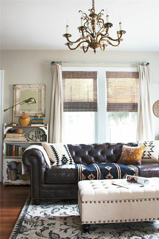 1 odinė sofa-svetainė-odinis-langas-šviesus-miegamasis-modernios komodos-lentynos-užuolaidos