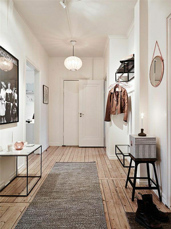1-vhodna-konzola-ikea-hodnik-pohištvo-s sivimi lesenimi tlemi