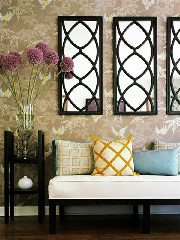 1-apdaila su dekoratyviniais veidrodžiais-smėlio spalvos sienų sienoms-su smėlio spalvos sofos veidrodžiu