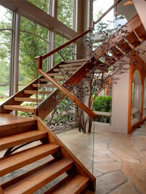 1 stopnišče iz temnega lesa-za-moderno-hodnik-z-velikimi okni