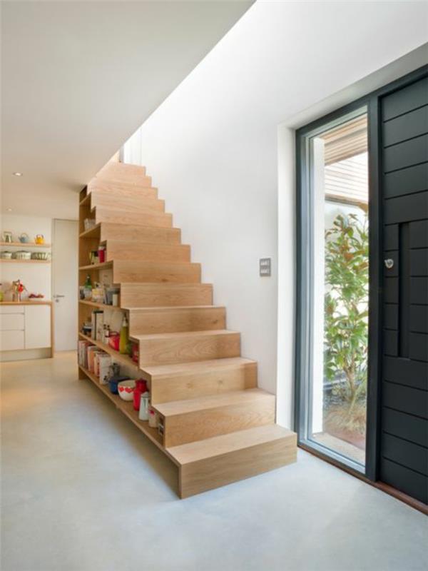 1-stopnišče-za-temno-leseno-stopnišče-za-moderno-hodnik-z-belo-notranjostjo-bele-stene-in-visok strop