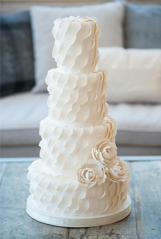 1-zarif-beyaz-dekorasyonlu-orijinal-beyaz-düğün pastası