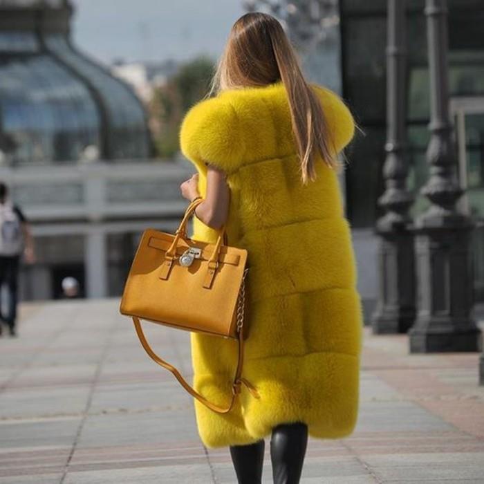 1-kolsuz-sarı-yelek-modern-kadın-balayaj-saç trendleri