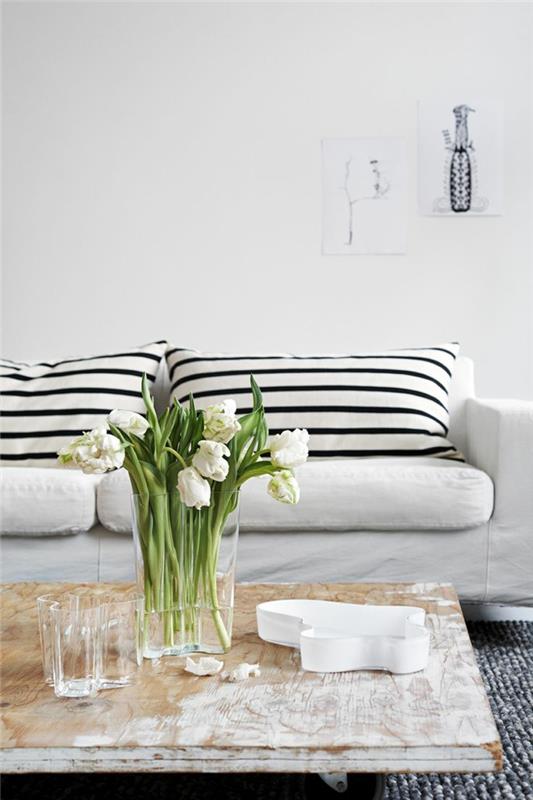 1-koltuk için büyük-yastık-yastıklar-beyaz-siyah-çiçekler-oturma odası-masa-beyaz-laleler