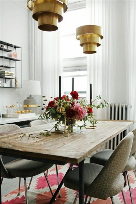 1-yemek odası için dekoratif-fikir-pembe-bej-halı-koyu-bej-sandalye