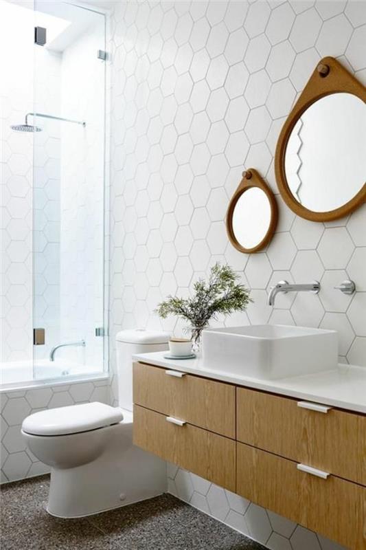 1-zen-kopalnica-ideje-bele ploščice-stena-bambus-kopalnica-pohištvo-poceni