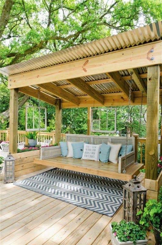 1-lepa-zunanja-preproga-za-teraso-v-vrtu-s-svetlimi-lesenimi tlemi