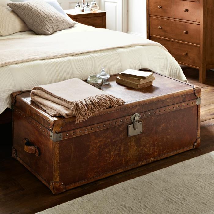1-graži-lovos pabaiga-suoliukas-lova-ikea-medinis-retro-prašmatnus-modernus