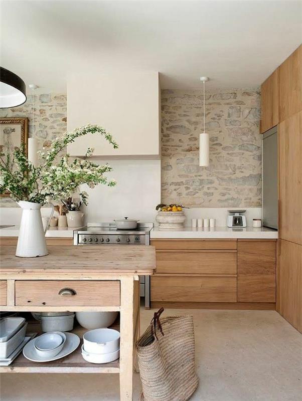 1 graži virtuvė su šviesiais medžio baldais ir eksponuota akmens siena-modernus interjeras