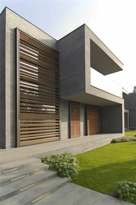 1 gražus namas-minimalistinis menas su sodu su žalia žalia veja, šiuolaikiniai išorės laiptai