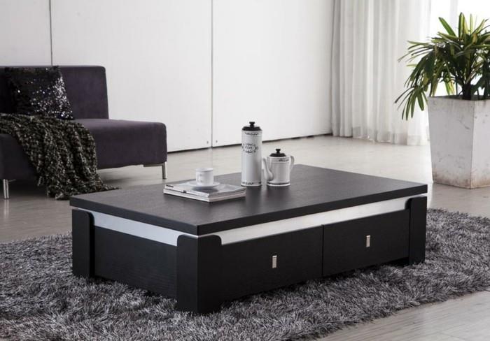 1 gražus kavos staliukas su pilku kilimu ir purpurinė sofa svetainei-juodas kavos staliukas