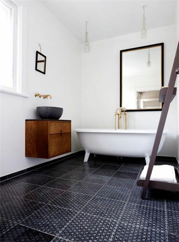 1-lepa-kopalnica-modeli-italijanska-kopalnica-model-črne-ploščice-na-tleh-v-kopalnici