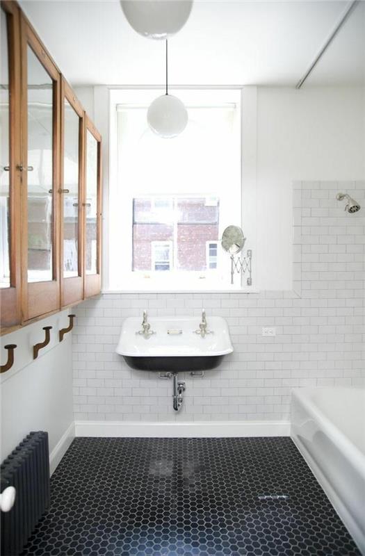 1-güzel-banyo-modelleri-İtalyan-banyo-modeli-siyah-mozaik-zemin