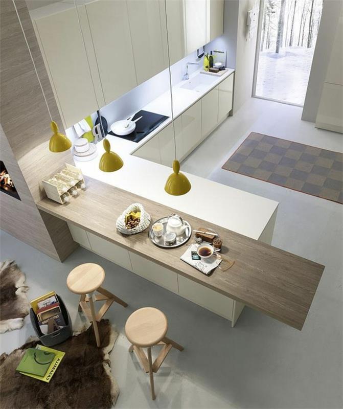 1-balta-lakuota virtuvė-palėpės stiliaus bute-pilkos grindys-balti baldai