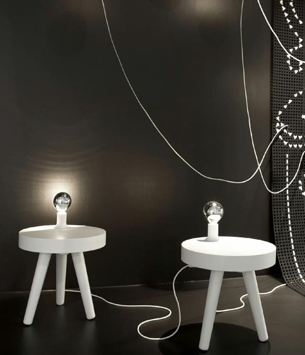 dokunmatik-lamba-ışık-beyaz-sandalyeler-dekorasyon