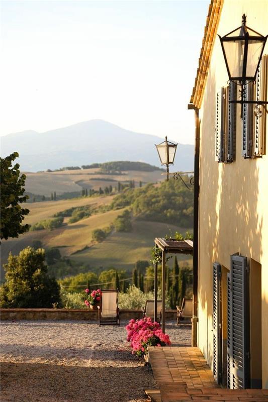 1-toskanske hiše-lep pogled-na-polja-v-Toskani-najlepši-razgledi-Toskane