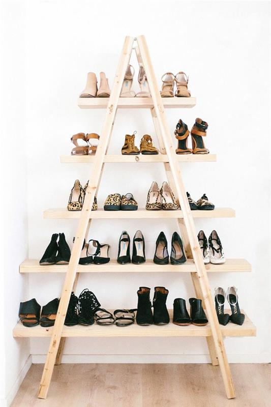 1-omare-za-čevlje-iz-svetlega lesa-v-sodobni-hiši-katera-vrsta-omare za čevlje-ni draga za izbiro