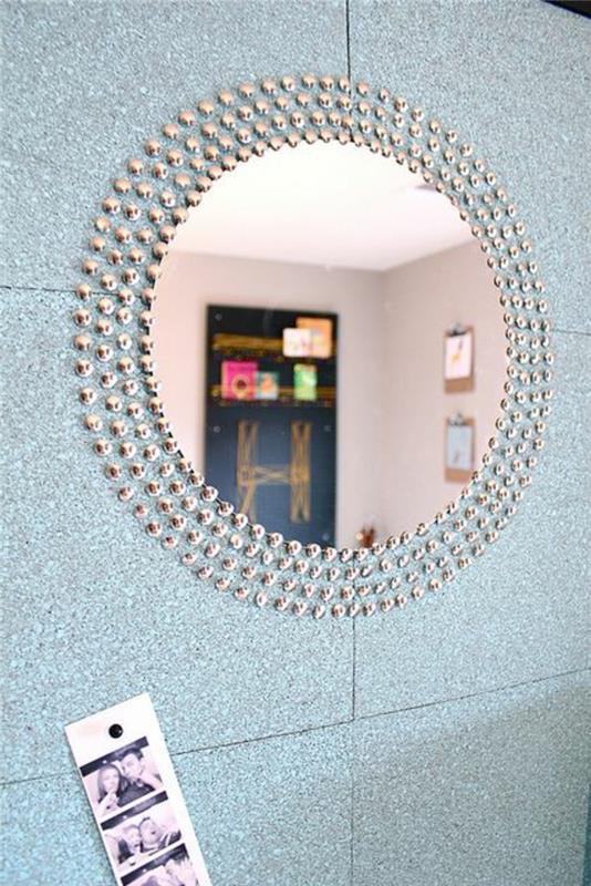 1-dekoratyvinis veidrodis-apvalus veidrodis-ikea-baldai-ikea-pigiai-mėlyna-plytelių siena