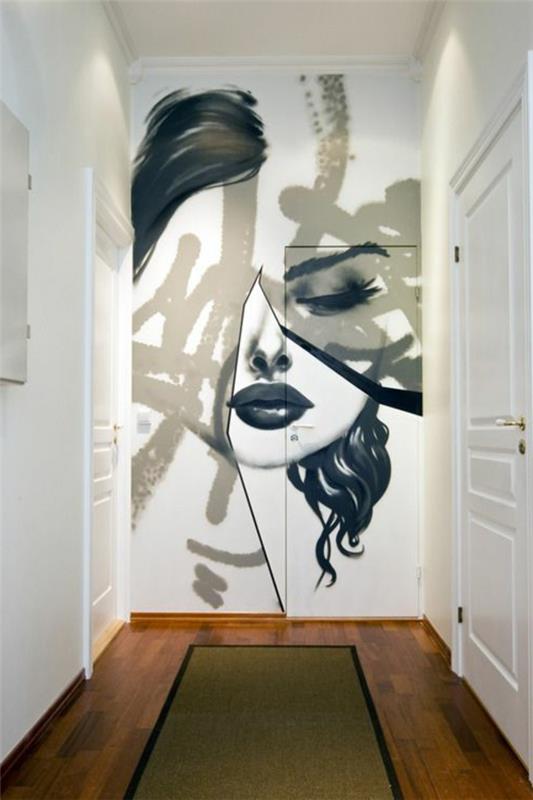 1 siena su paveikslais-durys
