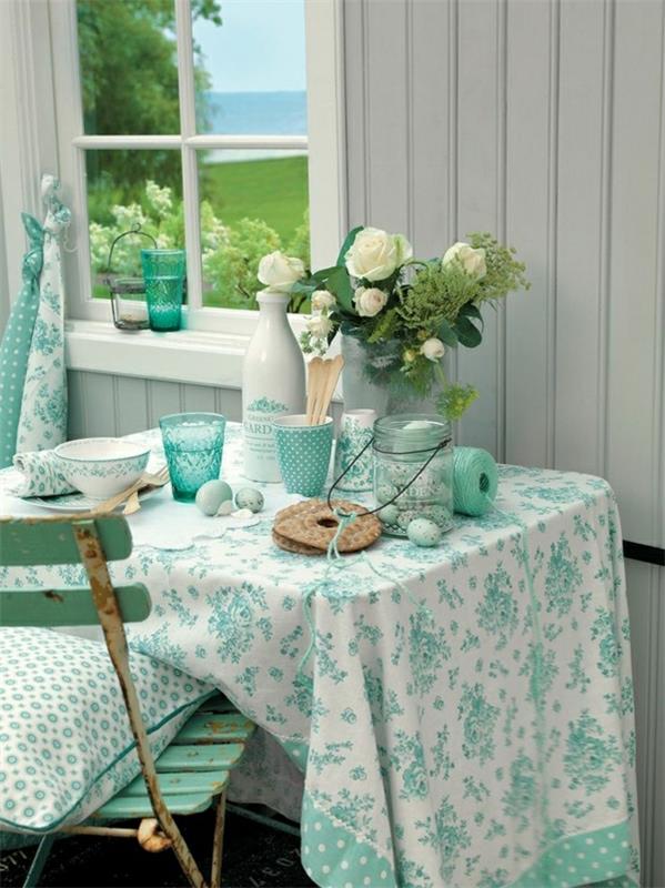 1 staltiesė-mėlyna-balta-gėlės-stalo-servetėlės ​​spalvos-balta-mėlyna