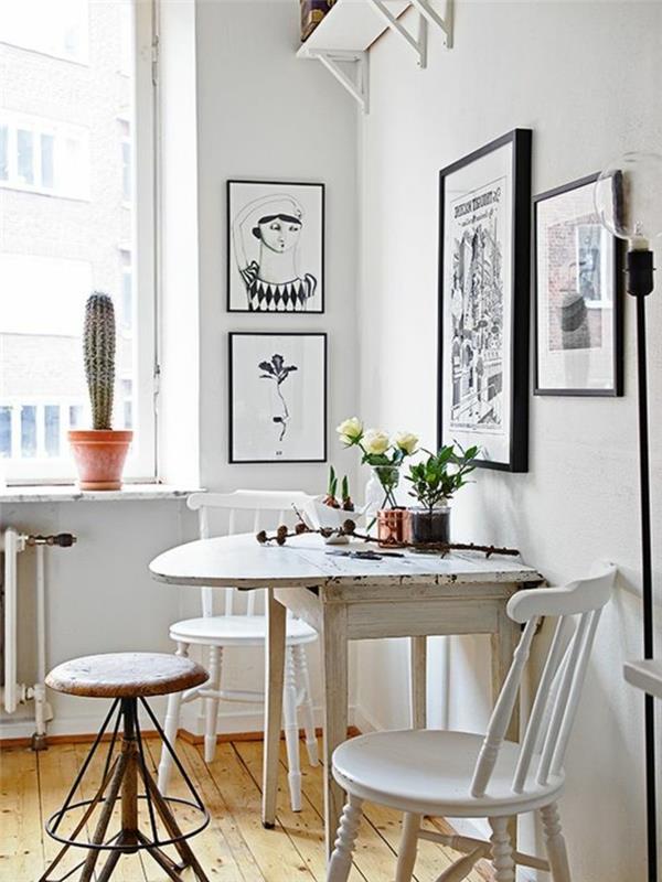 1 originalus-apvalus-medinis-virtuvinis stalas-baltos kėdės-šviesios grindys-