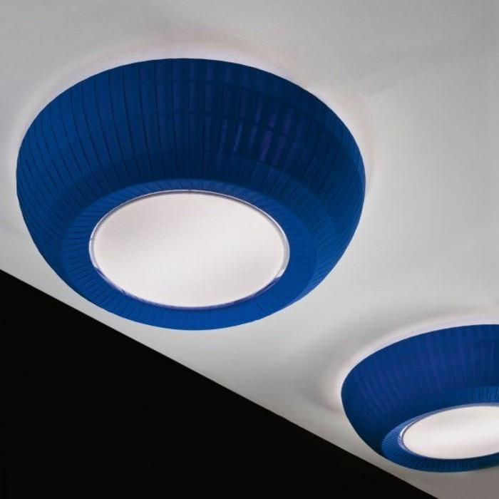 1-oturma odasında ucuz-tavan-lambası-mavi-conforama-gri-tavan-üzerinde-tavan-lambası