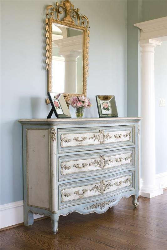 1-prebarvanje-v-baročnem slogu-pohištvo-tla-v-rjavi-parket-svetlo-modro-stene