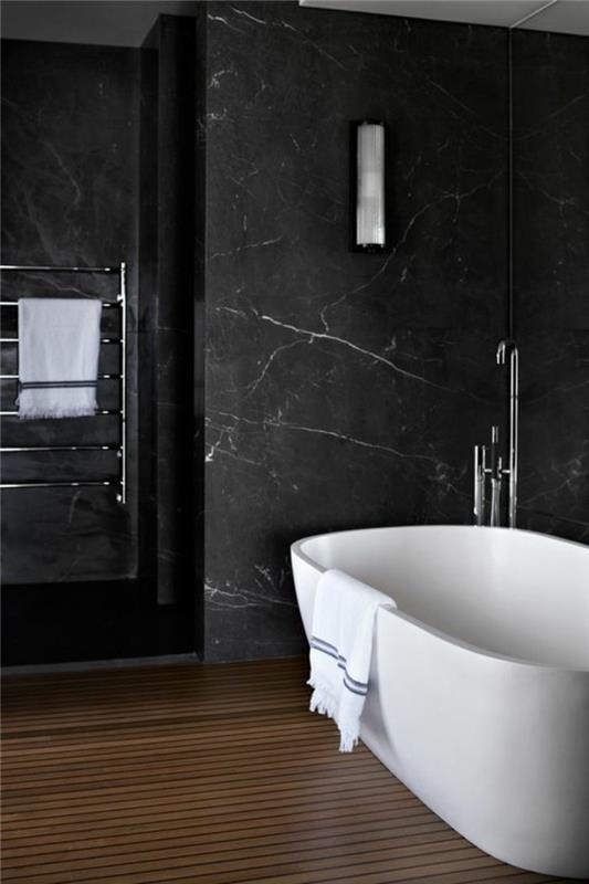 1 prabangus dizainerio vonios kambarys-grindys grindyse-balta vonia-tamsiai antracito vonios kambarys