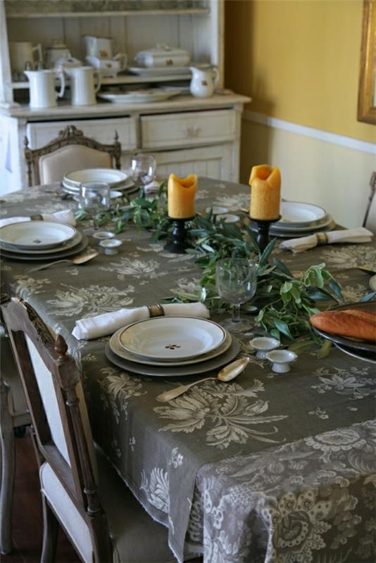1 stalas-komplektas-pilkas-elegantiškas-žvakė-vintažinis stalas-modernus-interjeras-svetainė