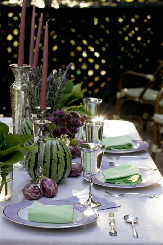 1 stalo komplektas-purpurinis-elegantiškas-stalo dekoravimas-gėlės-vakarėlio-elegantiški-akiniai